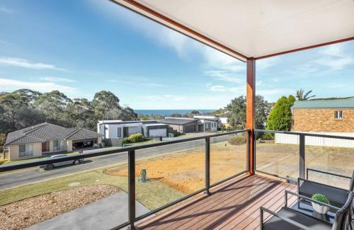 Tura Beach House | Kira Lani - Pet friendly Tura