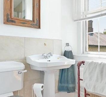 Blakesley Bed & Breakfast | Kirby house