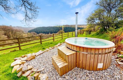 Hawkridge House | Kiri and Norton - joint booking