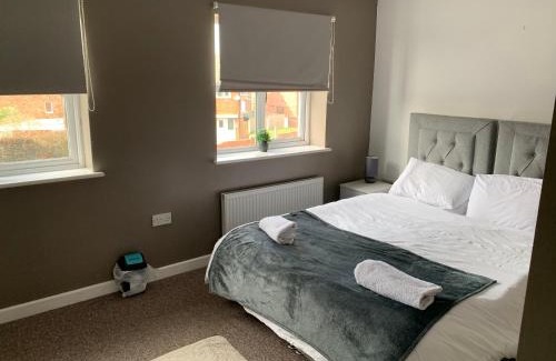 Skegby House | Kirkby House, 3 bedroom, sleeps up to 7 with sofa bed, holiday, corporate, contractor stays
