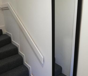 Kirkcaldy Apartment | Kirkcaldy High Street Modern studio