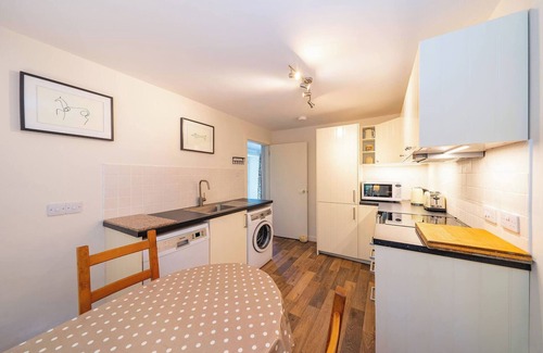 Murthill Cottage | Kirkgate Cottage – Countryside Living