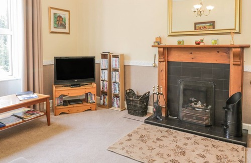 Chirnside Cottage | KIRKGATE COTTAGE, pet friendly, with open fire in Chirnside