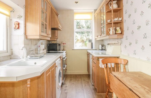Chirnside Cottage | KIRKGATE COTTAGE, pet friendly, with open fire in Chirnside