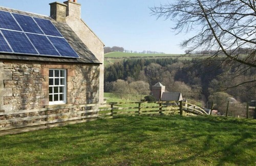 Hawick Cottage | KIRKNOWE, pet friendly, country holiday cottage in Jedburgh