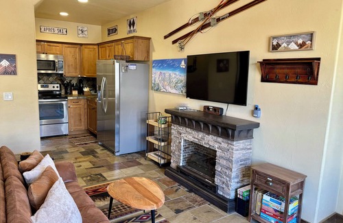 Kirkwood Cottage | Kirkwood Mountainside Cottage with Deck, Walk to Lifts!