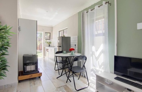Ekurhuleni Cottage | Kirrin Cottage