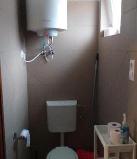 Taksony Hotel | Kisdunapart 510