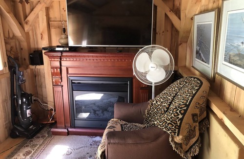 Wiarton House | Kiss & Bond Water View ,4 -Seasons address 132 Bruce rd 9 , Wiarton , Ontario