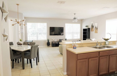 San Benito House | Kissimmee House heat Pool & Spa Near Epic Universal, Huge Resort Amenities