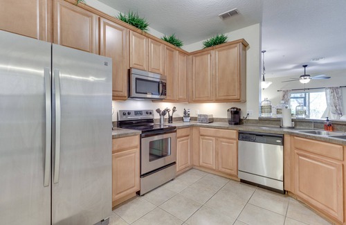 West Kissimmee House | Kissimmee Retreat w/Pool Access < 4 Mi to Disney!