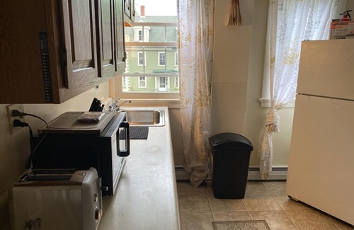 Dover House | 💋Kissing Downtown - Parking Spot! Sleeps 5🖐Free Wine🍷