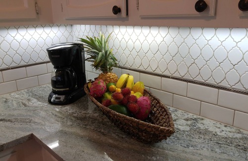 Kailua-Kona Condo | Kitchen and Bath Remodel! - Ocean Front - Central Air - Featured on Today Show