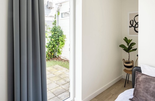 Strijp House | Kitchen, bathroom, garden, free parking, family friendly