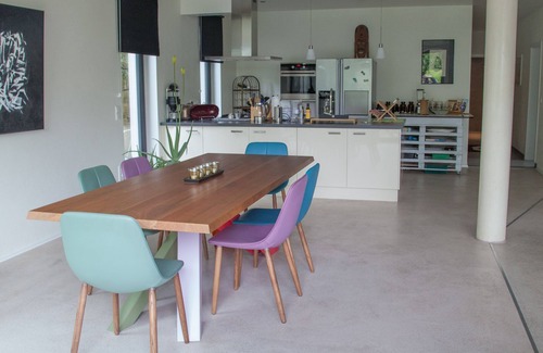 Holzhausen Apartment | Kitchen with gas stove, own barbecue area with a small garden, king-size beds