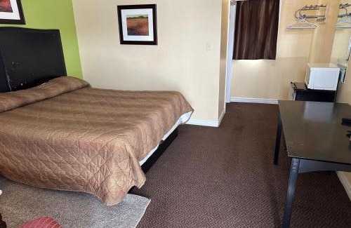 Rosemount Hotel | Kitchener Motel