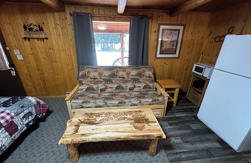 Melrose House | Kitchenette - Spacious Room with Full Kitchen - Melrose MT