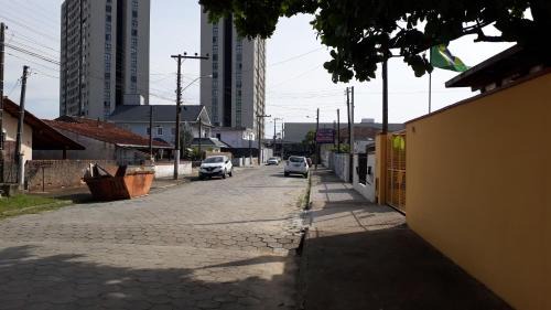 Penha House | Kitinet Container próximo Praia e Beto Carrero