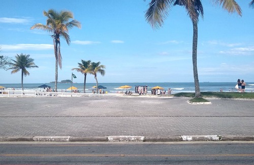 Enseada RV Rental | Kitnet 2 blocks from Enseada beach with Internet