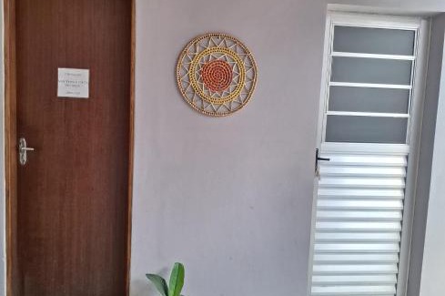 Capao Bonito House | Kitnet com ar condicionado e banheiro externo