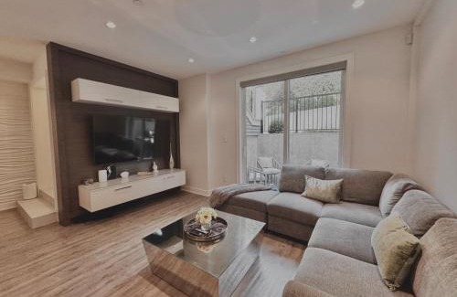 Kitsilano Apartment | Kitsilano Retreat at Private 3 Bed with Parking and BBQ