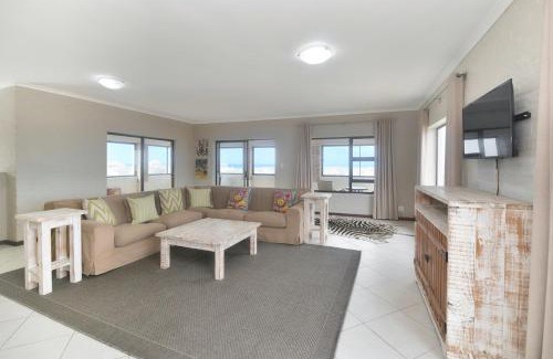 L'Agulhas House | Kitta In Struisbaai