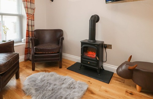 West Witton Cottage | KITTEN COTTAGE, family friendly in West Witton