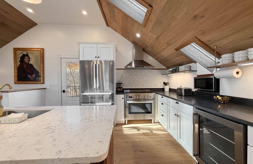Kittery House | Kittery Cove | Luxe, Views, Walk to Portsmouth