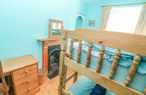 Newlyn Cottage | KITTIWAKE, pet friendly, character holiday cottage in Newlyn