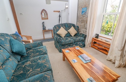 Newlyn Cottage | KITTIWAKE, pet friendly, character holiday cottage in Newlyn