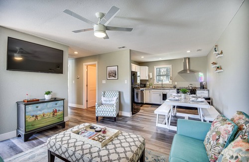 Sea Scape Apartment | Kitty Hawk Apartment w/Hot Tub - 1 Mi to Beach!