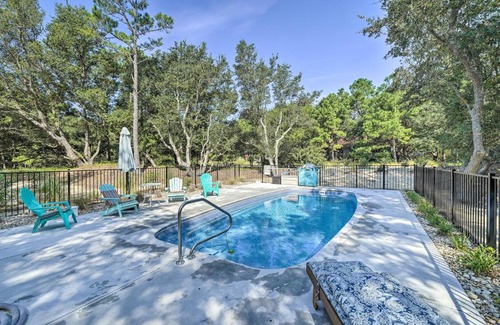 Southern Shores Apartment | Kitty Hawk Vacation Rental with Pool and Hot Tub