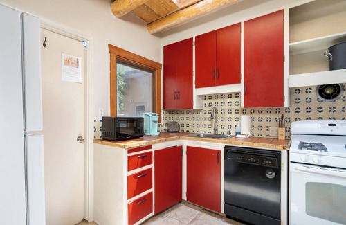 Southside House | Kiva Cottage | Fireplace, Patio, Near Downtown