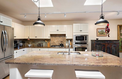 Quail Run House | Kiva Fireplace | Private Patio | Washer/Dryer | Garage | Golf Course