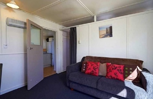South Bay Cottage | Kiwi Bach in South Bay
