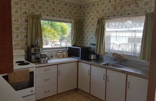 Taupo Bay House | Kiwi Classic in Taupo Bay