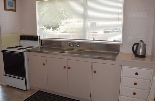 Bowentown House | Kiwi getaway family bach @ Waihi Beach - relax and unwind