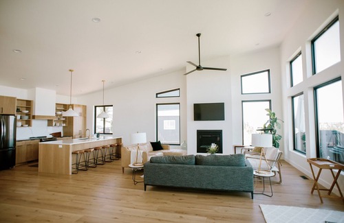 Garden City House | Kiwi Lake House- Gorgeous views!