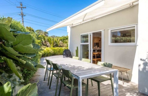 Blackpool House | Kiwi Street Retreat - Our Island