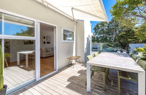 Blackpool House | Kiwi Street Retreat - Our Island