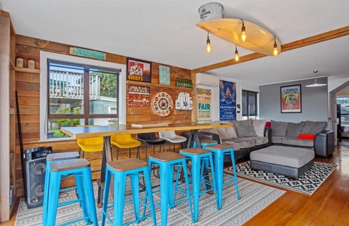 Waihi Beach House | Kiwiana Bach - Waihi Beach Holiday Home