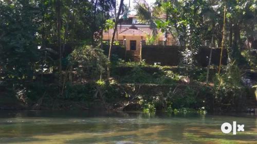 Pala Apartment | Kizhakkethottam Homestays-River View Villa