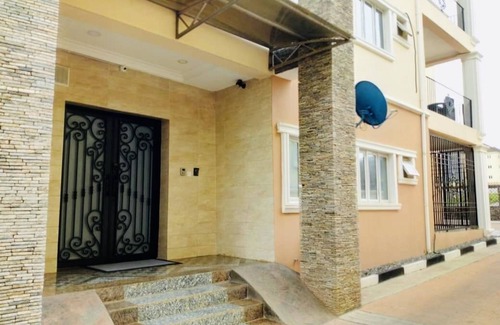 Abuja Apartment | KJ Apartment - 3 Bedroom Service Apartment