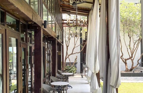 Su Thep Villa | KJORN Mansion - Live like a King - Serviced Villa - 10 min to Nimman/Old City