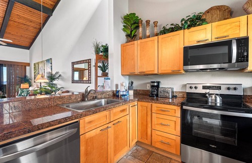 Kahaluu Bay Condo | Kksr#3302 Hale Kania Kai, Direct Oceanfront Top Floor with Ac