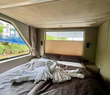 Kues Boat Rental | KL Moselboote - Hausboot Poseidon