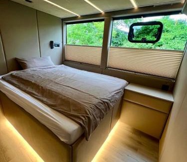 Kues Boat Rental | KL Moselboote - Hausboot Poseidon