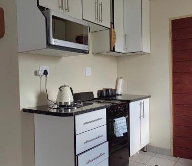 Katlehong Apartment | Klaasy's 1 bedroom Cosy home Johannesburg South