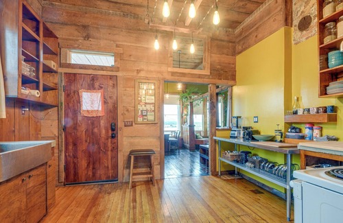 Oretech House | Klamath Falls Vacation Rental < 1 Mi to Downtown!