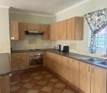 Farrarmere Apartment | Klaverton Daisy